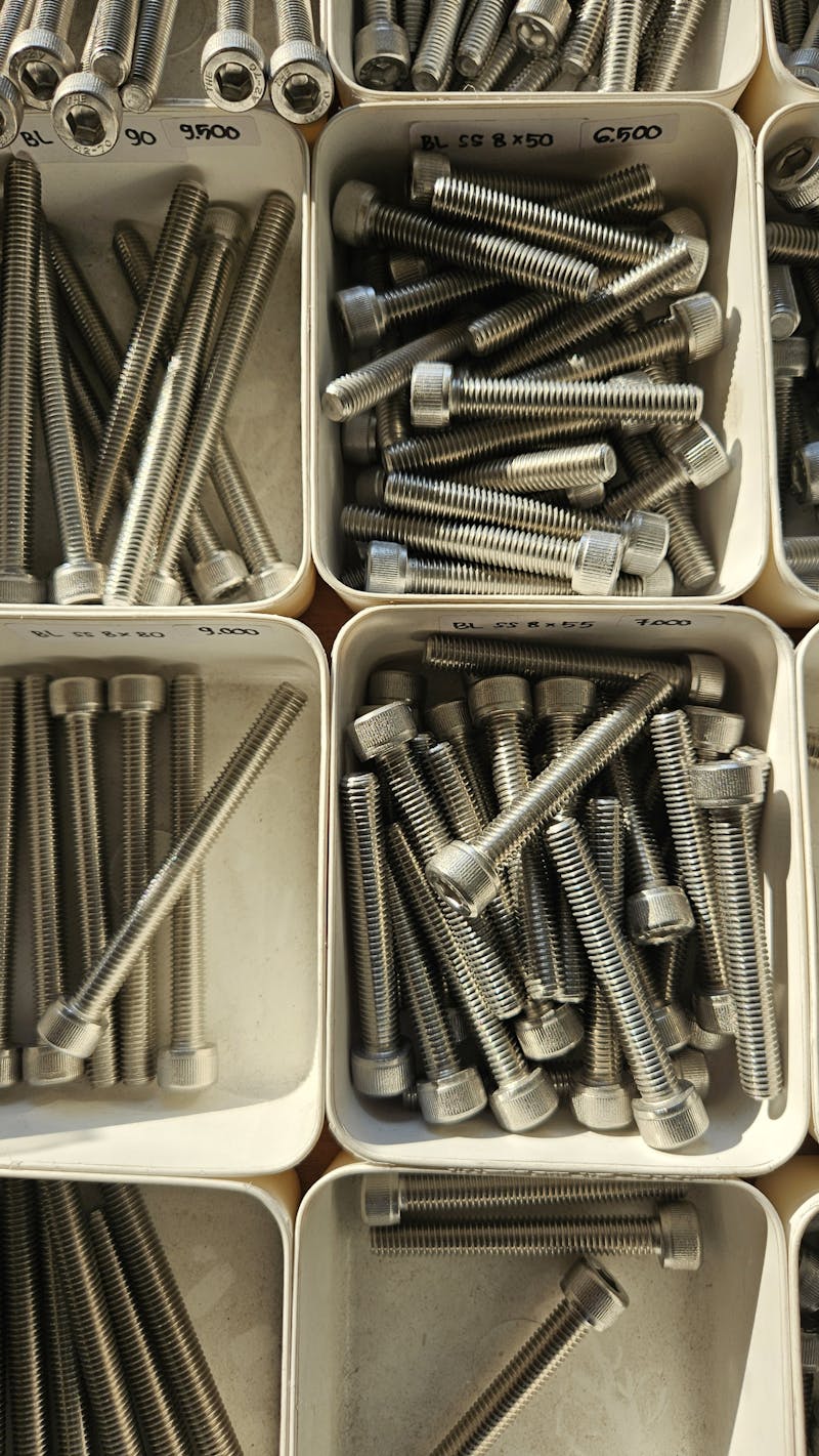 Simpson Strong-Tie LUS28 joist hangers