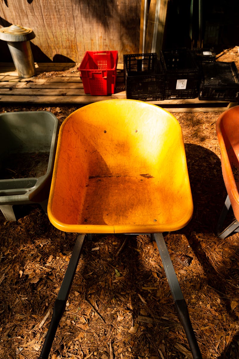 6 cu ft steel wheelbarrow